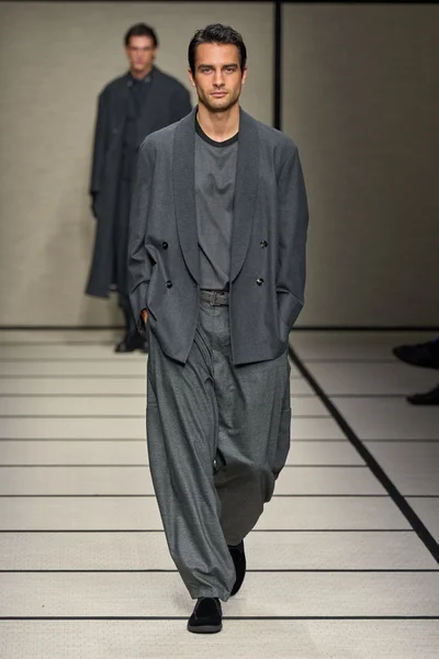Look 27